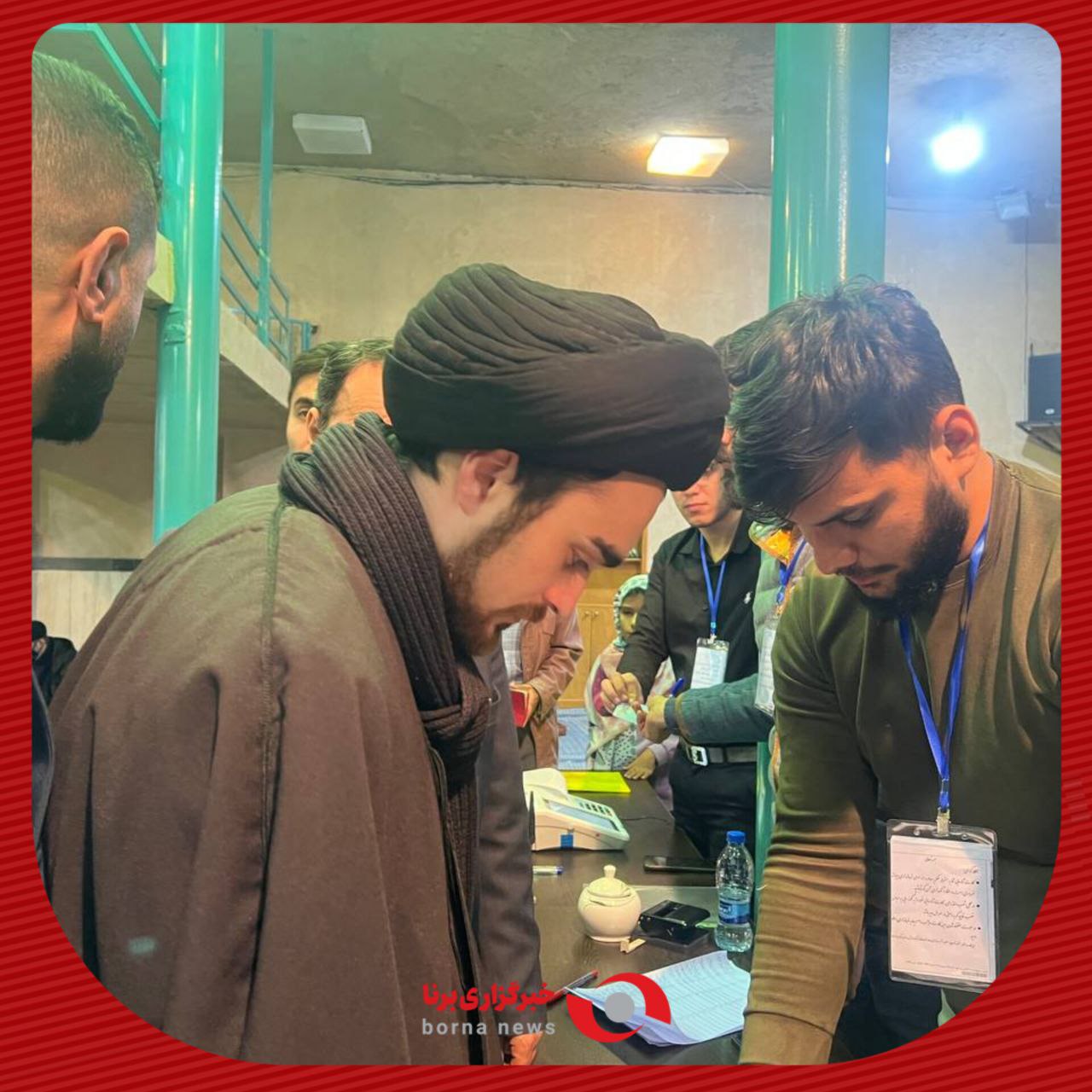 عکس/ حضور «احمد خمینی» در حسینیه جماران