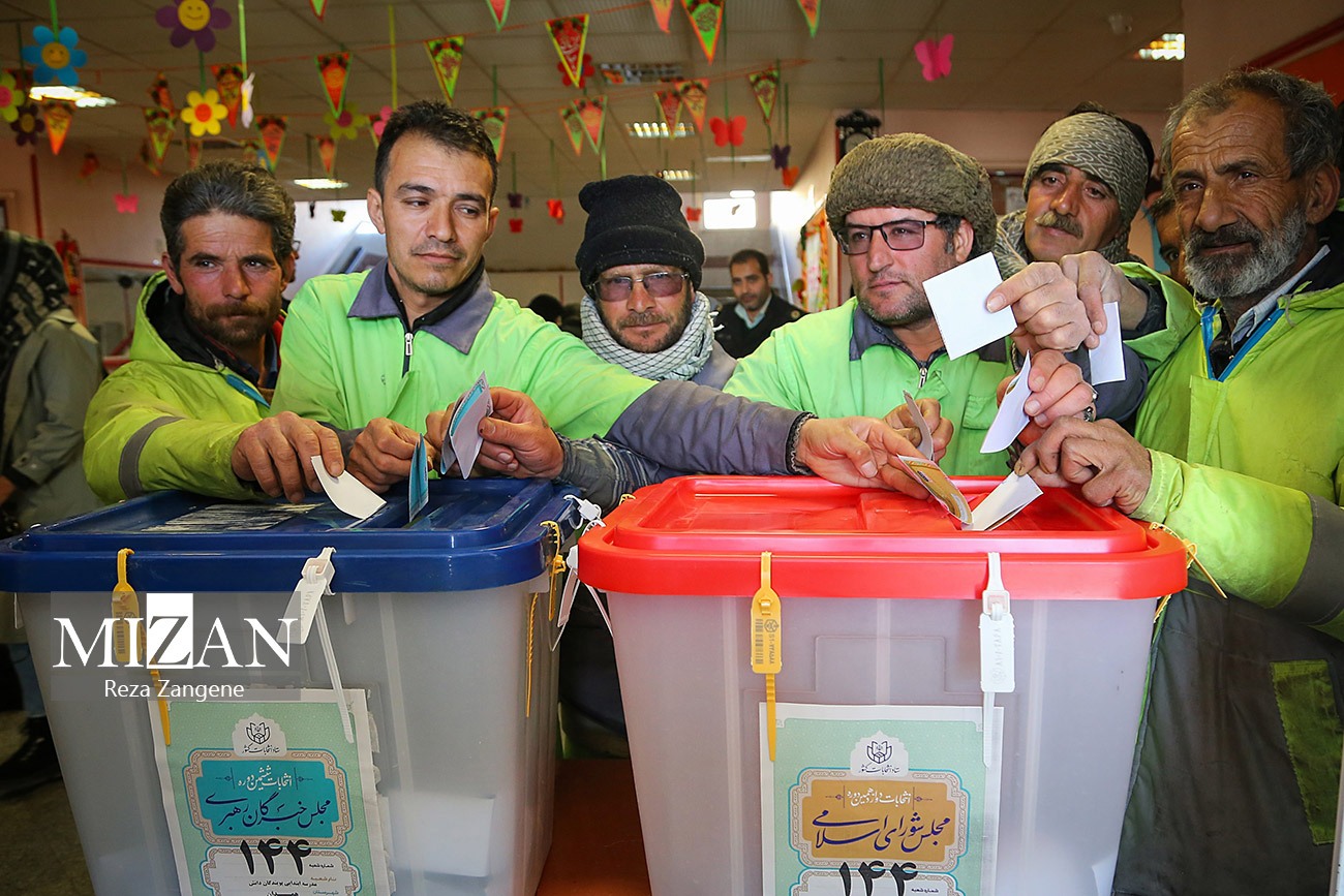 عکس/ پاکبانان همدان پای صندوق رای 