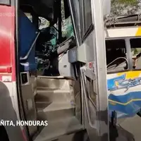 تصادف دو اتوبوس ۳۱ کشته و زخمی بر جای گذاشت