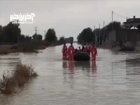 امدادرسانى با قایق در مناطق سیل‌زده سیستان‌وبلوچستان