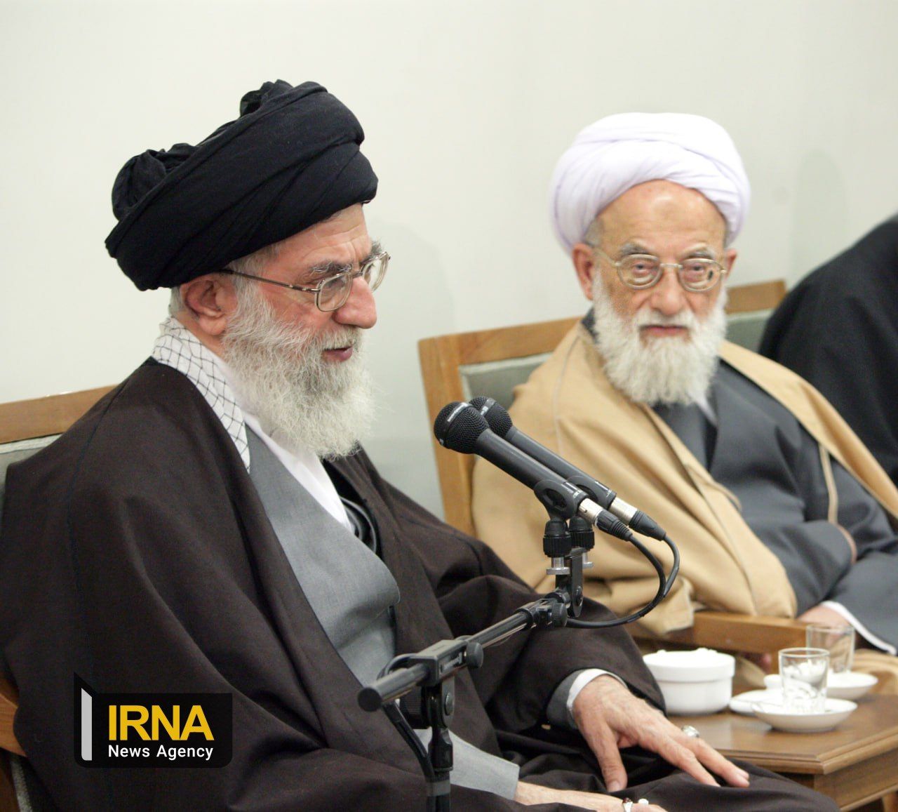 عکس/ تصاویری از مرحوم آیت الله امامی کاشانی و رهبر انقلاب