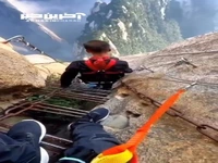 پله های وحشتناک کوه هوآ در چین
