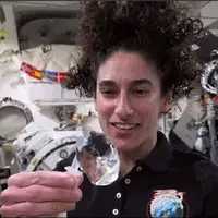 آب‌بازی فضانورد ایرانی در ایستگاه فضایی بین‌المللی