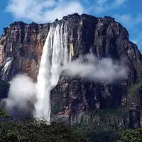 سقوطی نفس گیر از بلندترین آبشار جهان در ونزوئلا