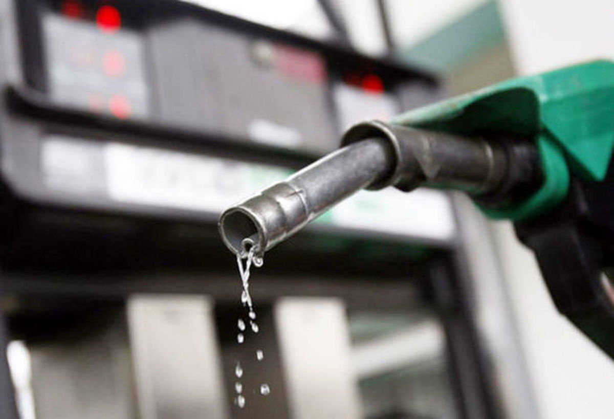دستیار وزیر اقتصاد: دولت سیزدهم می‌خواست قیمت بنزین را اصلاح کند، ولی منصرف شد