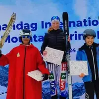 مدال نقره بانوی ایرانی در مسابقات کوهنوردی با اسکی 