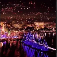 جشنواره ای در شهر ولوس یونان با حضور هزاران فانوس در آسمان