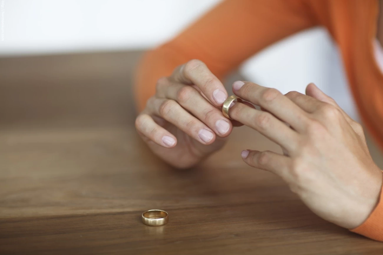 زندگی تلخ زنی که تصمیم به طلاق گرفت