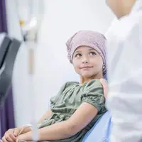 خوشحالی پسربچه برای اهدای مغز استخوان به خواهر سرطانیش