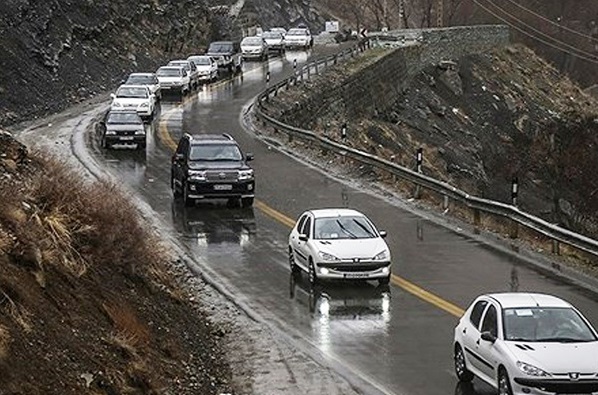 بارش باران در جاده‌های 15 استان