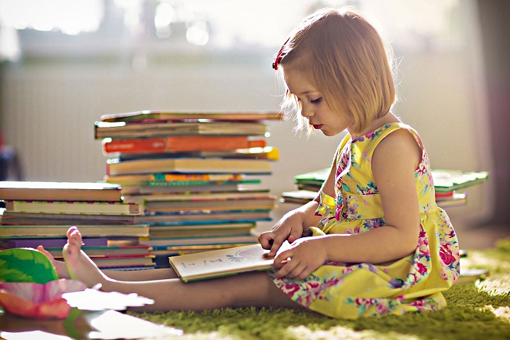 در ایام نوروز برای فرزندتان بیشتر کتاب بخوانید
