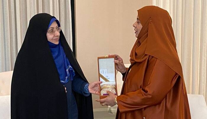 تاکید مقامات امور زنان ایران و عمان بر تعمیق روابط دو کشور 