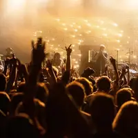 پخش آهنگ «بنان» در کنسرت گروه مشهور راک