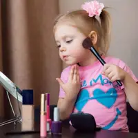 چرا نباید کودکان را آرایش کنیم؟