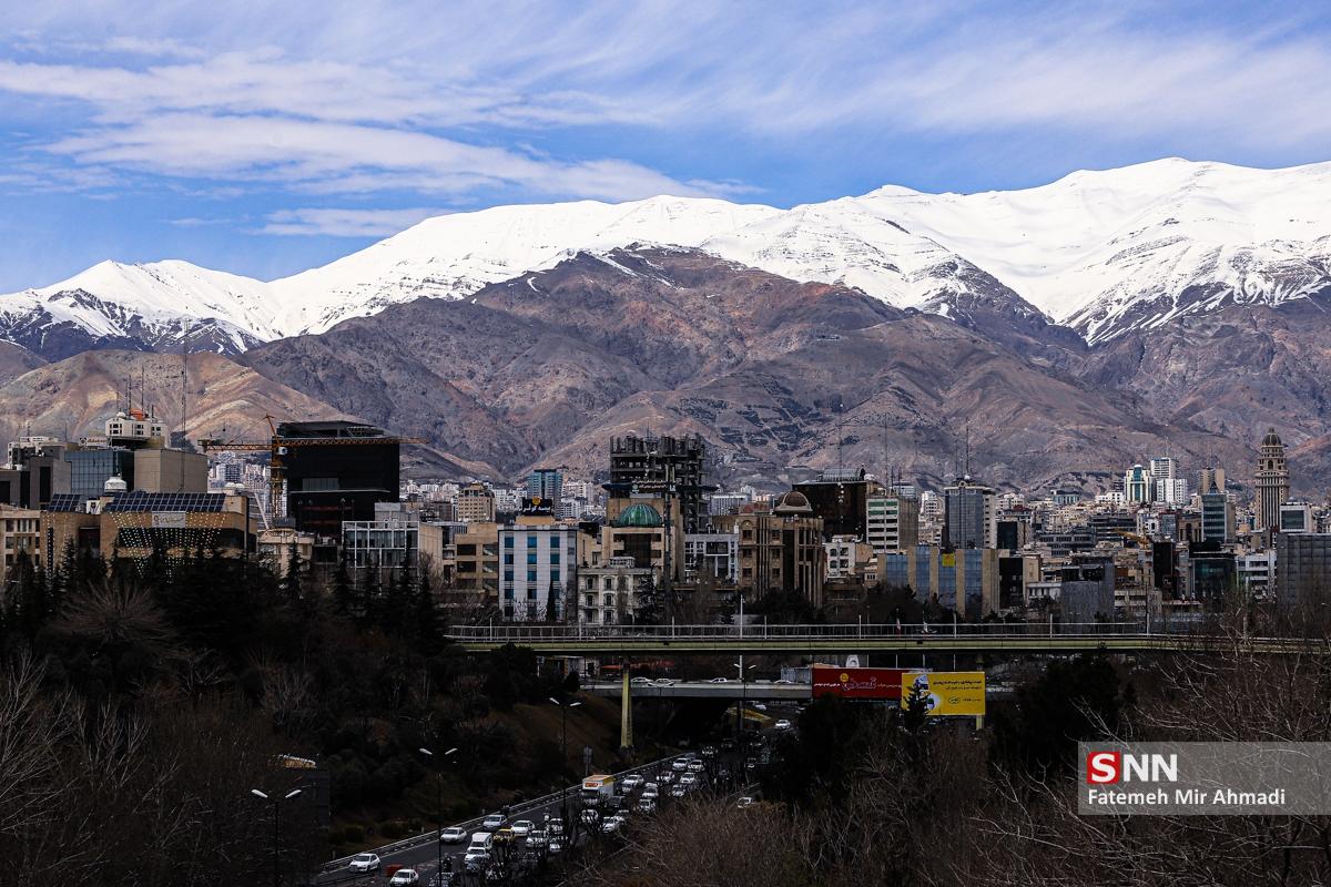 عکس/ آسمان آبی تهران در روزهای پایانی سال