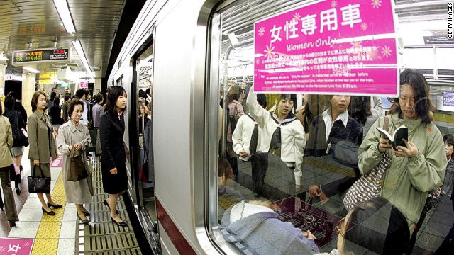 عکس/ واگن های مخصوص زنان در متروی ژاپن