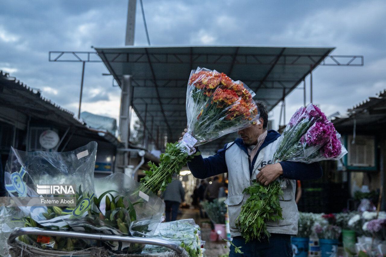 عکس/ بازار گل در آخرین روزهای سال