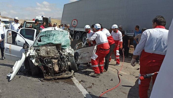 تصادف زنجیره ای در البرز؛ 2 نفر فوت و 11 نفر مصدوم شدند