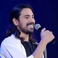 اجرای آهنگ «ساده» از امیر عباس گلاب