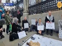 زنان انگلیسی با تجمع مقابل پارلمان سر خود را تراشیدند