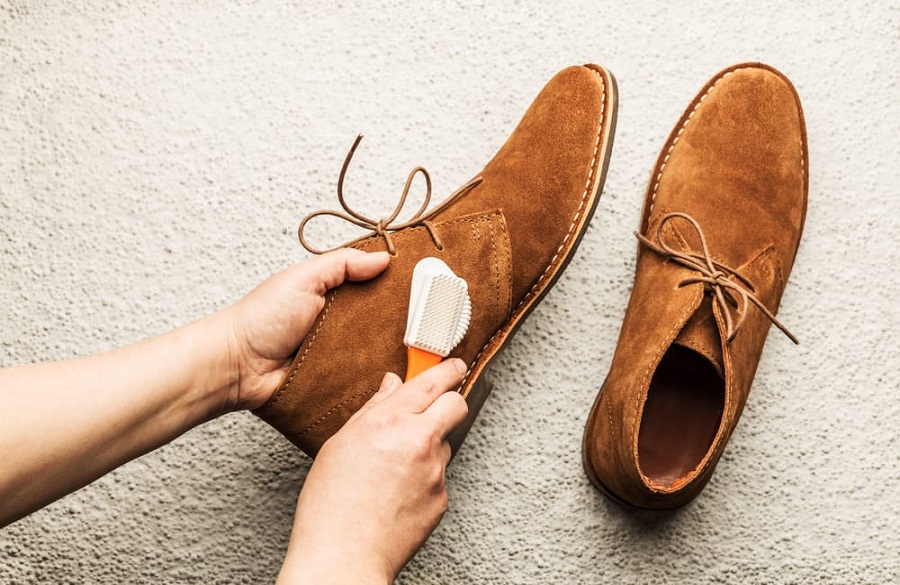 روش  تمیزکردن انواع کفش