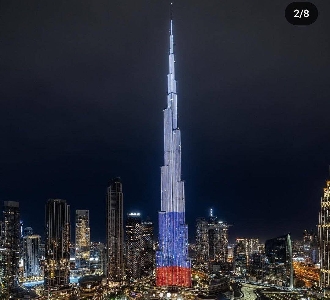 بلندترین برج جهان در دبی به رنگ پرچم روسیه