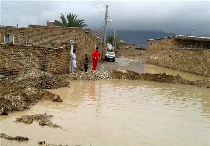 بارش‌های سیل‌آسا راه ارتباطی ۹۰ روستای بویراحمد را قطع کرد
