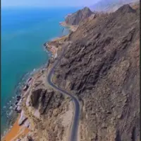 یکی از زیباترین جاده‌های ساحلی ایران