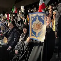 مردم تهران قرآن‌ها را به احترام فلسطین و غزه بر دست گرفتند