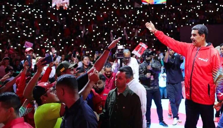 مادورو در انتخابات ریاست جمهوری ونزوئلا ثبت‌نام کرد