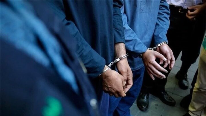 دستگیری ۳ نفر از اراذل و اوباش مسلح متواری در اصفهان