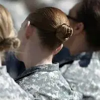این کشور سربازی را برای زنان اجباری می‌کند