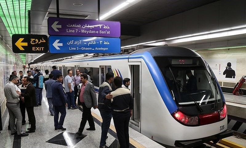 افزایش ساعت فعالیت متروی تهران در شب‌های قدر