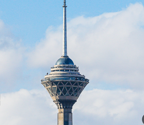 شور و حال برج میلاد تهران در ساعات منتهی به افطار در ایام نوروز
