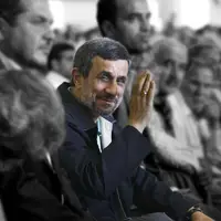 احمدی‌نژاد منتظر انتخابات ۱۴۰۴ است؟