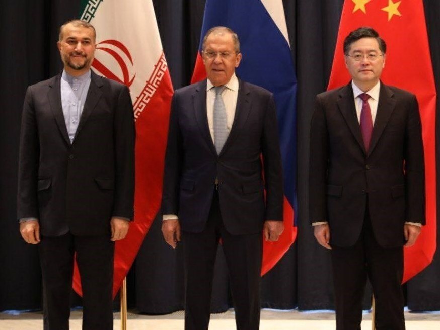اکونومیست: ایران، چین و روسیه چگونه در حال ایجاد صمیمیت بیشتر بین یکدیگر هستند؟ 
