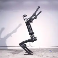 برای اولین‌بار  ربات انسان‌نما Unitree بدون عملگرهای هیدرولیک پشتک می‌زند