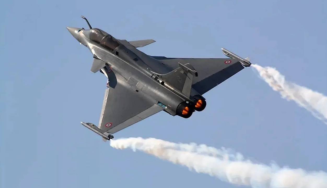 قصد عمان برای خرید جنگنده رافال فرانسه