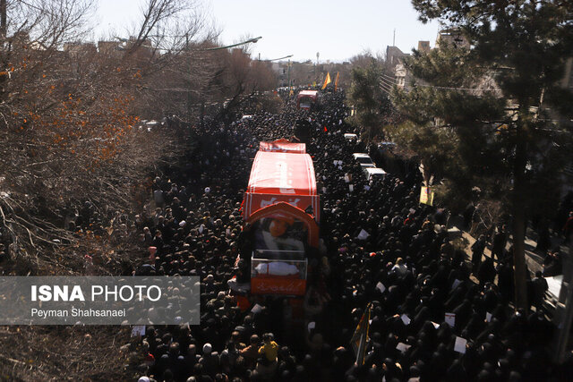 مراسم تشییع و خاکسپاری شهید زاهدی در اصفهان آغاز شد