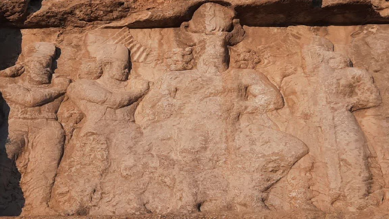 واکنش میراث فرهنگی فارس به تخریب نقش برجسته سراب بهرام