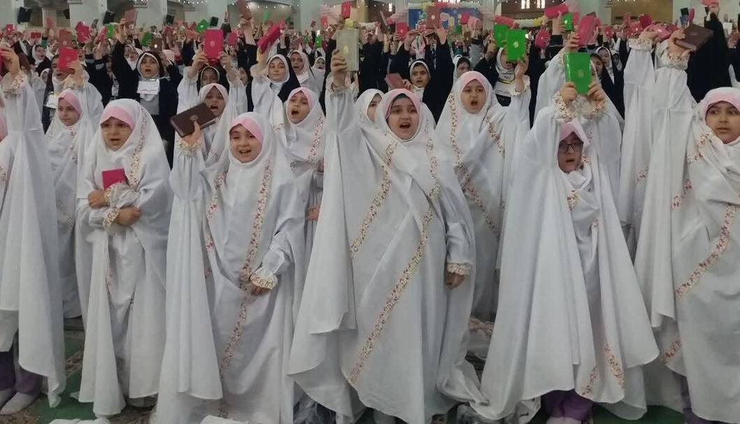 اجتماع و هم‌خوانی هزاران روزه اولی در نماز عید فطر مصلی تهران