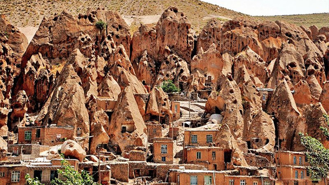 کندوان؛ یکی از زیباترین روستا‌های صخره‌ای جهان