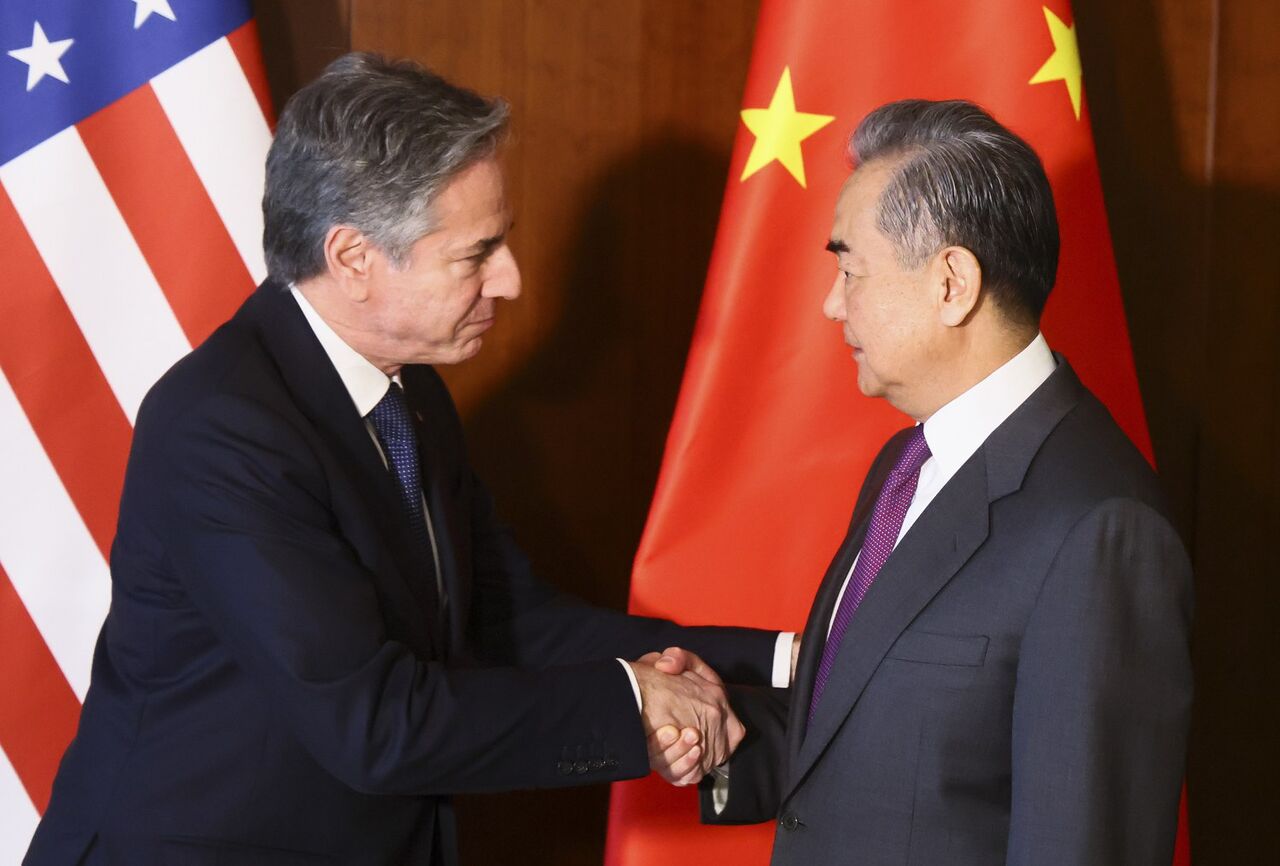 گفتگوی وزیر خارجه چین با همتای آمریکایی درخصوص حمله به کنسولگری ایران