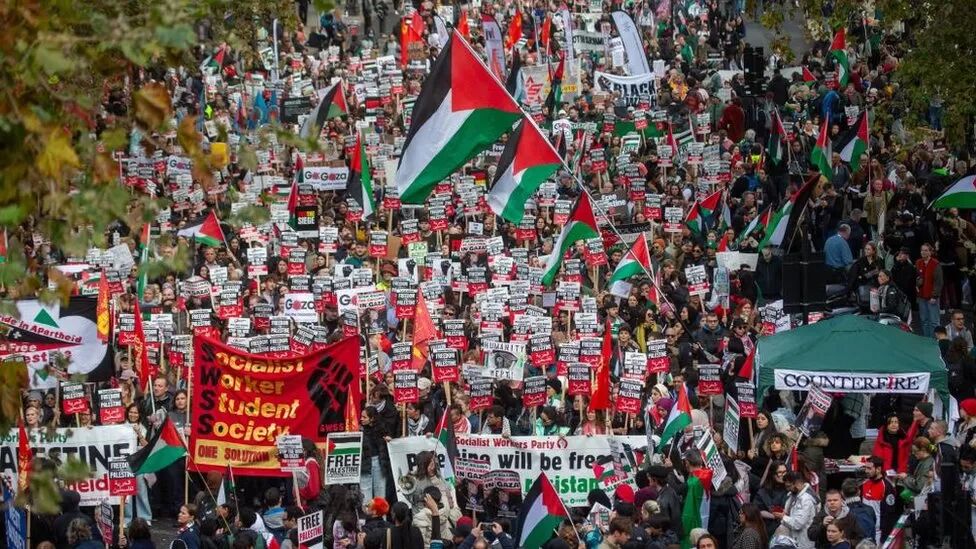 تظاهرات چندصد هزار نفری در شهر لندن و منچستر برای تحریم تسلیحاتی اسرائیل