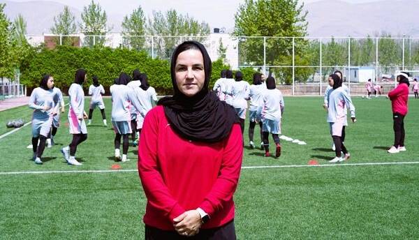 سرمربی فوتبال دختران: امیدوارم دست پر به ایران برگردیم