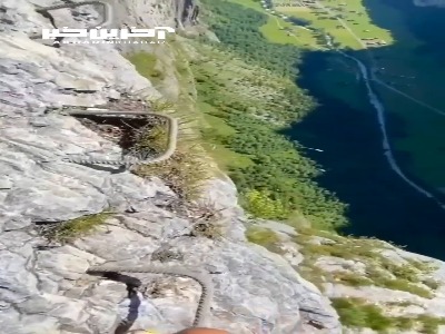 پیاده روی شدید در امتداد مسیر کوهستانی در سوئیس