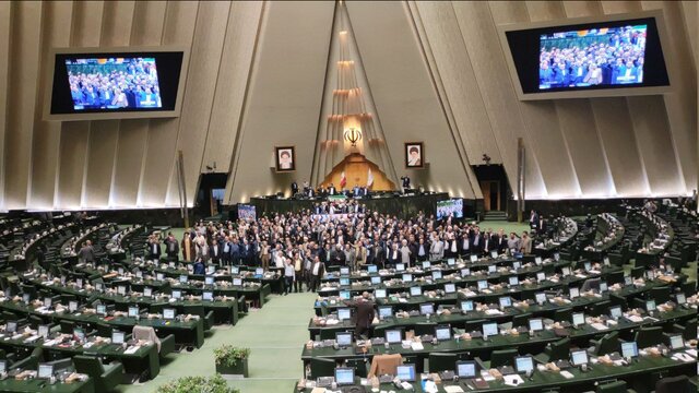 فریاد «مرگ بر اسرائیل» نمایندگان در صحن مجلس