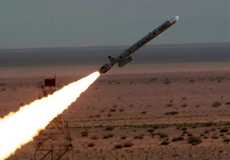 منبع آگاه: شلیک فوج نخست موشک‌های بالستیک ایران آغاز شد
