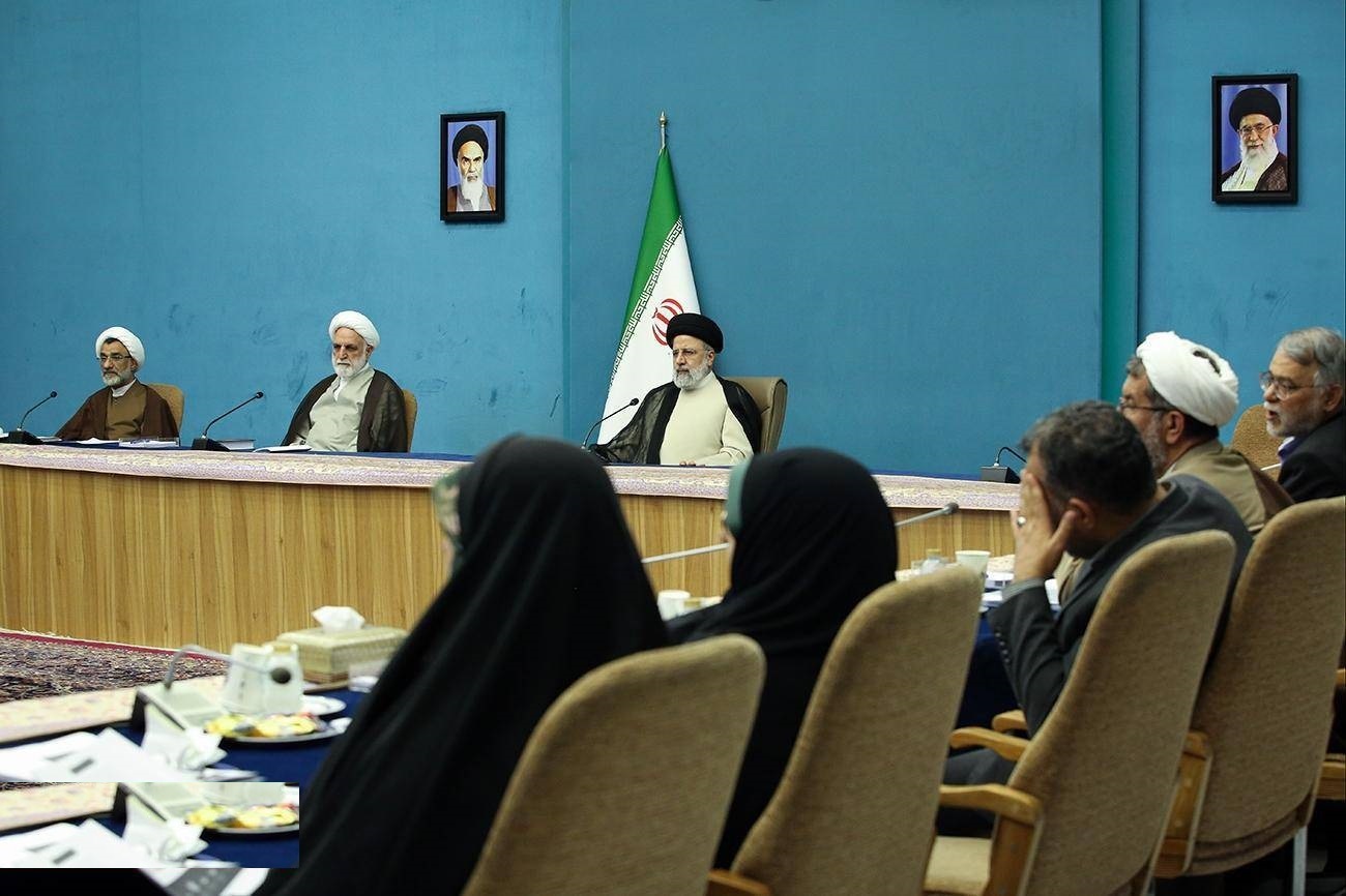 سند ملی «سبک پوشش اسلامی- ایرانی» در شورای انقلاب فرهنگی تصویب شد