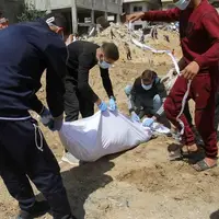 جنایت بزرگ اسرائیل؛ گور جمعی در میدان بیمارستان شفا کشف شد